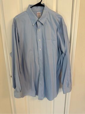 Brooks Brothers Men's Pale Blue Button-Down Dress Shirt